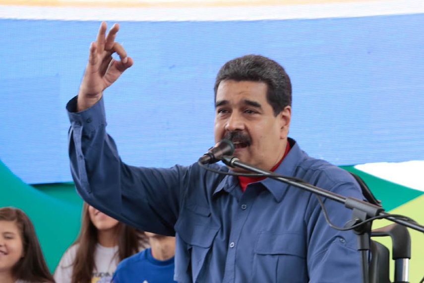 Maduro explicó que un grupo de manifestantes, a los que calificó como  fascistas, atacaron y quemaron un módulo del prestador de servicios  postales Ipostel