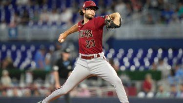 El lanzador de los Cascabeles de Arizona, Zac Gallen, durante el primer inning ante los Marlins de Miami, el domingo 16 de abril de 2023.