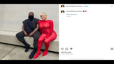 Kanye West junto a su esposa, la modelo Bianca Censori.