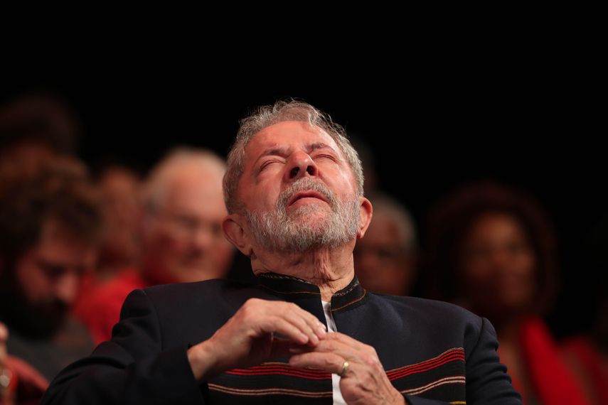 Lula, que gobernó&nbsp;Brasil&nbsp;entre 2003 y 2010 y encabeza todas las encuestas electorales, fue condenado en primera instancia a nueve años y medio por corrupción.