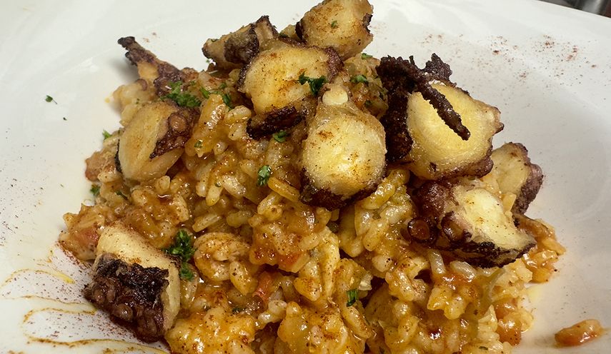 Arroz con pulpo frito.jpg