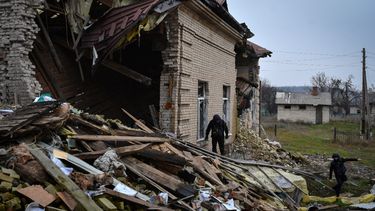 Edificio destruido por misiles rusos en una zona residencial en Novoselivka, en la región de Donetsk, Ucrania.