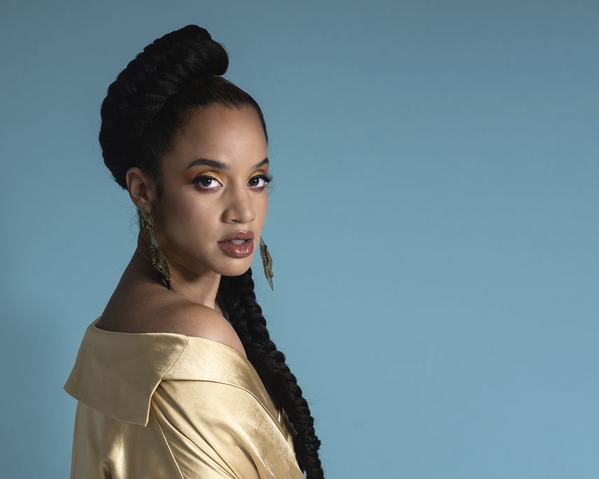 La actriz de origen dominicano Dascha Polanco posa en Nueva York para promover la séptima temporada de Orange is the New Black.