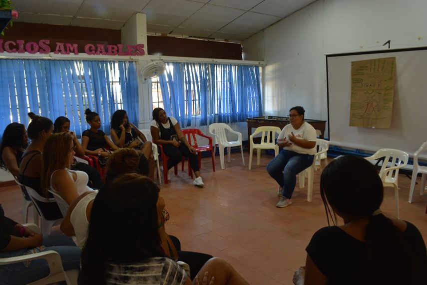 MSF les ofrece apoyo sanitario y tambi&eacute;n psicosocial ya que para muchas esta vida les supone un trauma &nbsp;