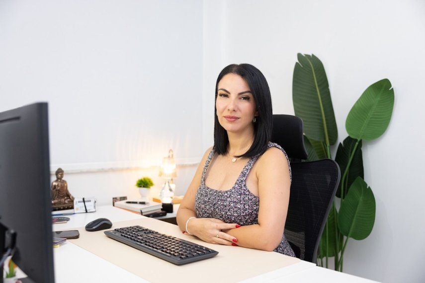 Alondra Vila,&nbsp;contadora y experta en finanzas y negocios.