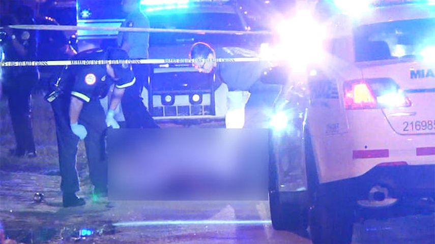 Los funcionarios no han confirmado la identidad de la víctima ni los informes iniciales de que un tirador fue detenido y se encontró un arma en la escena.