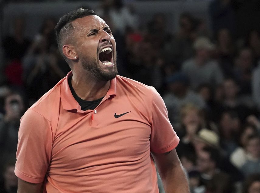 Todo eso ocurri&oacute; en su entretenida victorial 6-2, 6-4, 4-6, 7-5 ante Gilles Simon por la segunda ronda del Abierto de Australia el jueves.