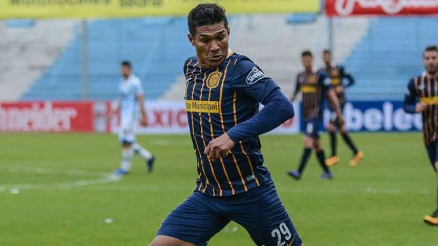 Gutiérrez antes de llegar a Rosario Central jugó tres temporadas con el River Plate, máximo rival del Boca Juniors en la liga argentina