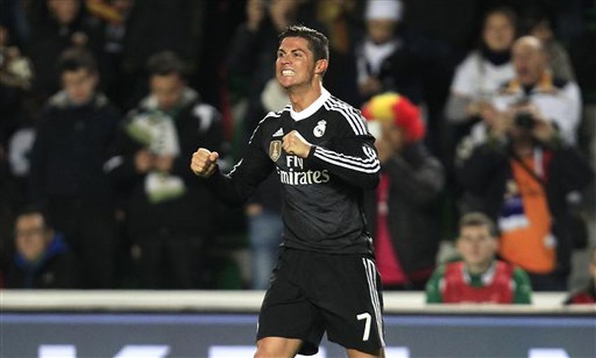 Cristiano llegó a 290 tantos con el Real Madrid, para igualar el tercer puesto en ese equipo con Carlos Santillana. (AP)