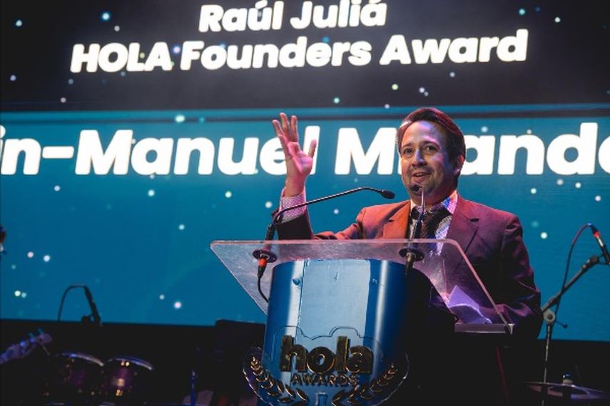 Lin-Manuel Miranda, creador de los musicales Hamilton&nbsp;e In the Heights, recibe el Premio de los Fundadores HOLA Raúl Juliá