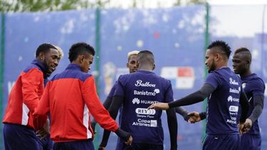 El equipo de Hernán Darío Gómez trabajó apenas piso el suelo ruso.