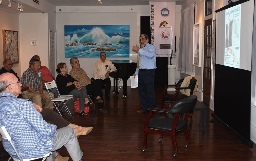 La revista digital CubaGeográfica, editada en Miami por los geógrafos cubanos Armando H. Portela y Antonio R. Magaz, fue presentada en el Centro Cultural de Artes Hispano de la ciudad el pasado lunes 29.