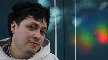 El cantautor mexicano Marco Mares posa en la Ciudad de México el 9 de noviembre de 2021. Marco Mares está nominado al Latin Grammy al mejor nuevo artista. Los premios se entregan el jueves 18 de noviembre en Las Vegas.&nbsp;