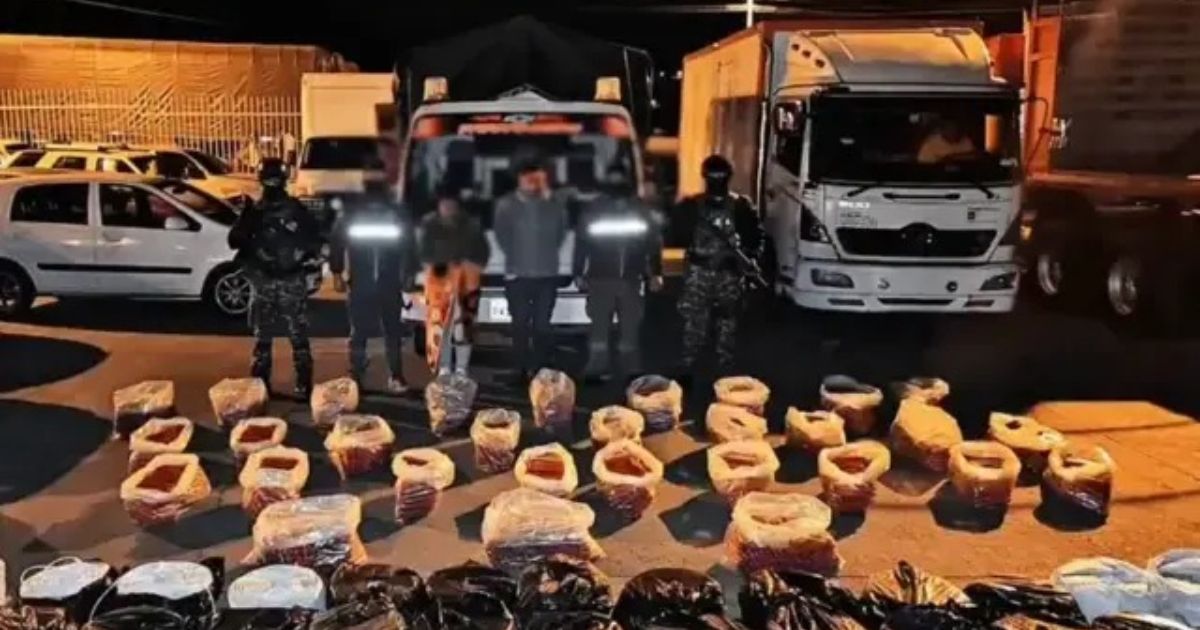 Ecuador incauta material explosivo para “actos terroristas” en Colombia