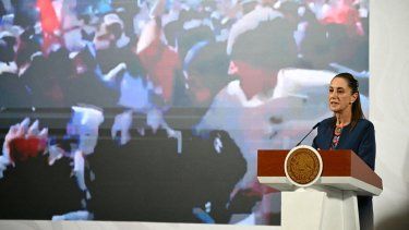 La presidenta de México, Claudia Scheimbaun, habla durante un evento, el 17 de noviembre de 2025.