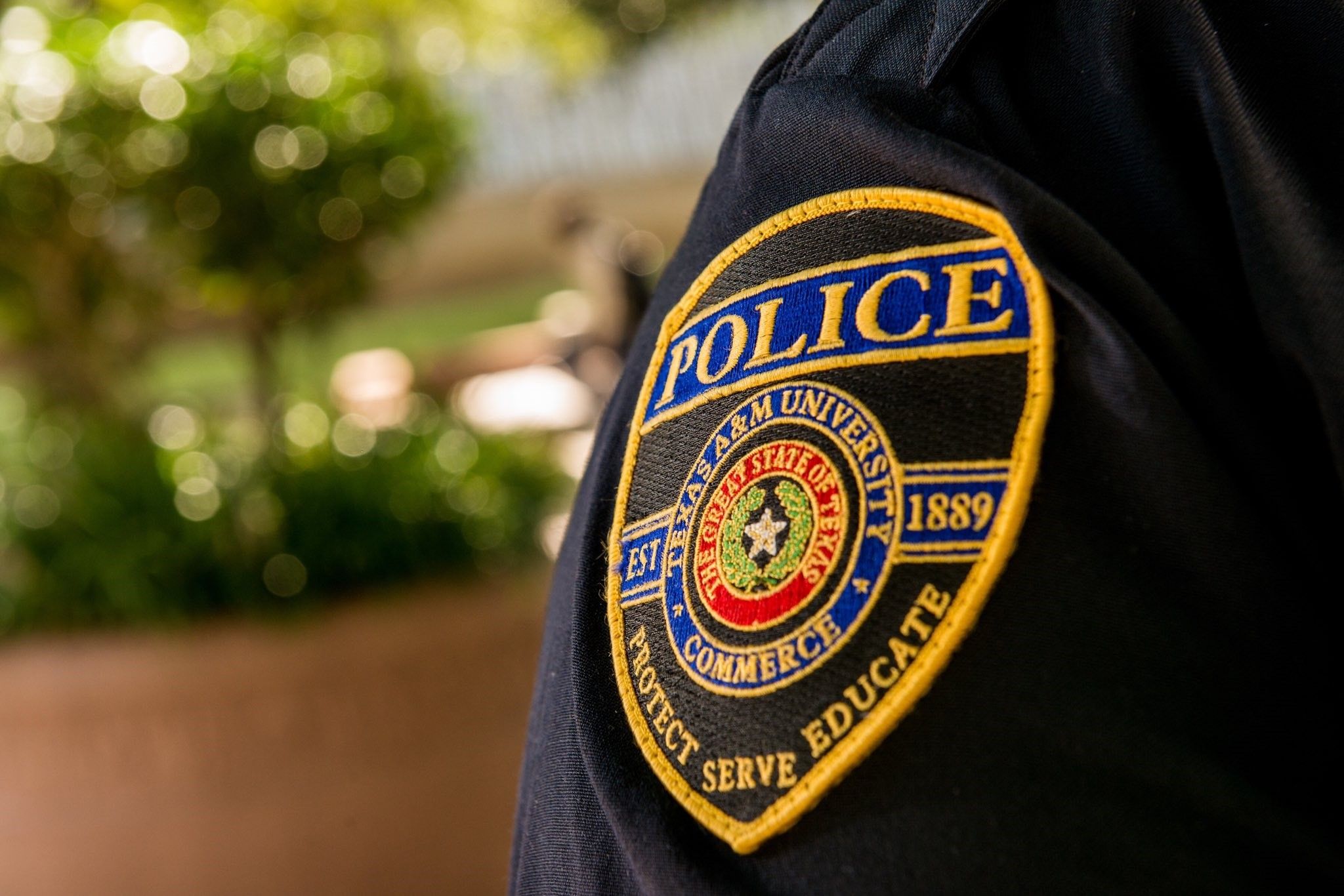Un policía muerto y dos heridos por disparos en Texas Un policía muerto y dos heridos por disparos en Texas