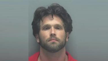 James Benjamin Jones, de 35 años,&nbsp;se declaró culpable de amenazar a los dueños de dos tiendas de musulmanes en Florida.