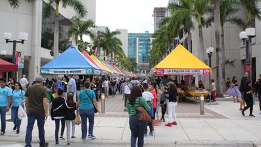 Ambiente en la edición anterior de la Feria del Libro de Miami.