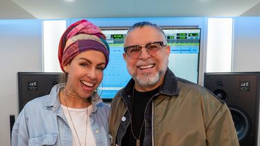 Maia y Luis Enrique en el estudio de grabación.&nbsp;