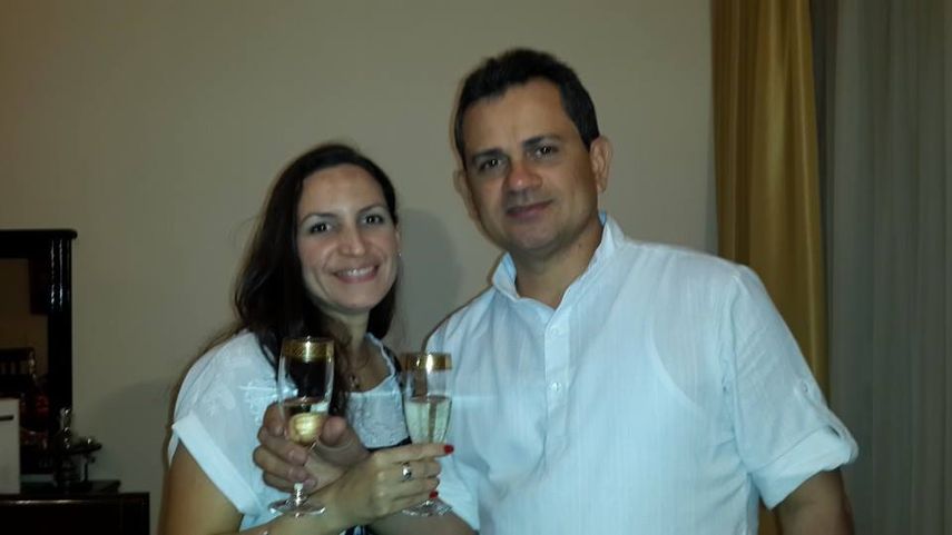 Norberto Enrique Ariza Palmar y su esposa durante una celebración. (Facebook)