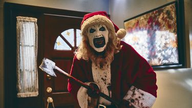 Esta imagen de Cineverse Entertainment muestra a David Howard Thornton en una escena de la película Terrifier 3.