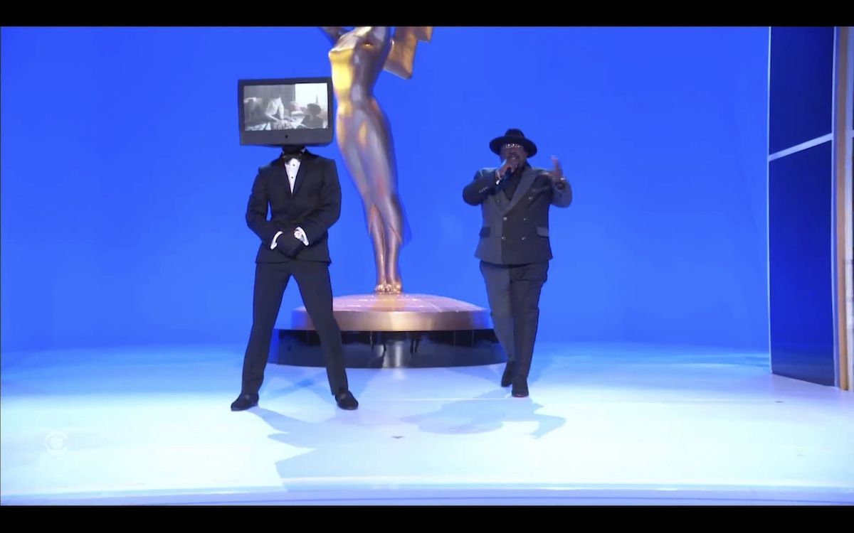 En esta imagen de video emitida el domingo 19 de septiembre de 2021 por la Academia de la Televisión, Cedric the Entertainer conduce la ceremonia de los premios Emmy en Los Angeles. En esta imagen de video emitida el domingo 19 de septiembre de 2021 por la Academia de la Televisión, Cedric the Entertainer conduce la ceremonia de los premios Emmy en Los Angeles.