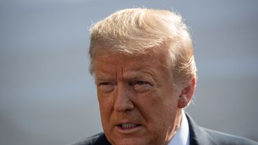 &nbsp; El presidente Donald Trump habla con periodistas en los jardines de la Casa Blanca, en Washington, el 23 de junio de 2020.&nbsp; &nbsp;
