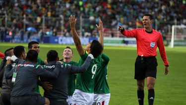 La selección del altiplano aprovechó la ausencia de Lionel Messi para quedarse con la victoria.