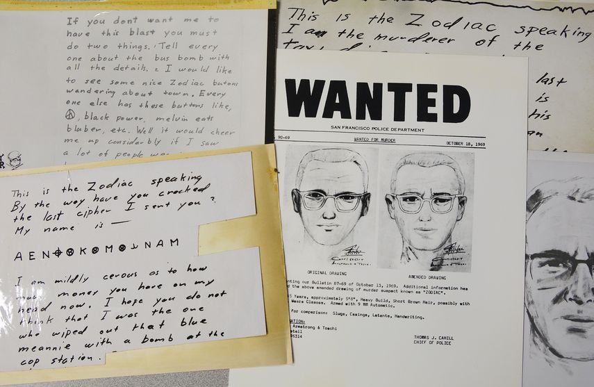 En esta fotografía de archivo del 3 de mayo de 2018, copias de las cartas enviadas al San Francisco Chronicle por un hombre que se hacía llamar Zodiac. Una carta codificada enviada por correo a un periódico de San Francisco por el asesino en serie Zodiac en 1969 ha sido descifrada por un equipo de detectives aficionados de Estados Unidos, Australia y Bélgica, informó el San Francisco Chronicle el viernes 11 de diciembre de 2020.