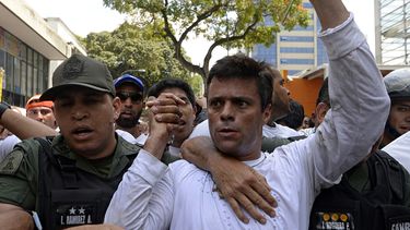 Leopoldo López cumple una condena de 13 años y nueve meses de cárcel por incitación a la violencia en unas protestas que convocó contra Maduro en 2014.&nbsp;