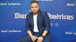 El cantante dominicano Axel Thomas, exponente de merengue típico, durante su visita a DIARIO LAS AMÉRICAS.&nbsp;