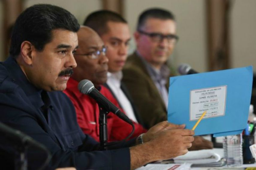 El colapso en la económia venezolana es atribuida, por los encuestados, directamente al Gobierno y al presidente Maduro (ARCHIVO)