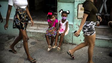 Cuba suma 1.277 nuevos casos de COVID-19, cifra récord para un día