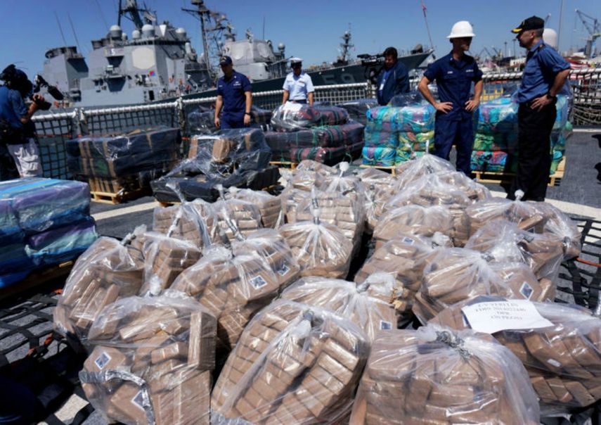 La Guardia Costera indicó que la detención se llevó a cabo en medio de olas de gran altura ocasionadas por el huracán Matthew