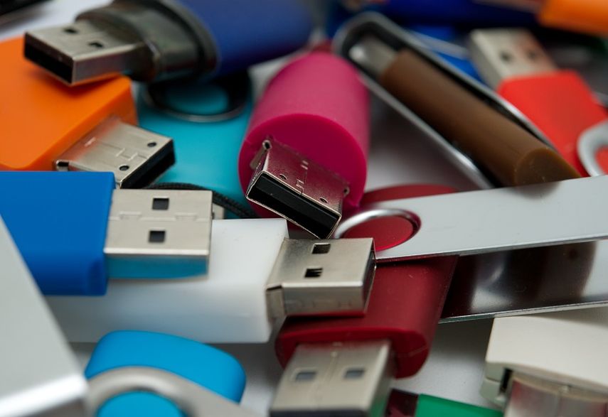 Lápices USB para todos los gustos: Las diferencias de velocidad entre los distintos modelos pueden ser enormes. (dpa)