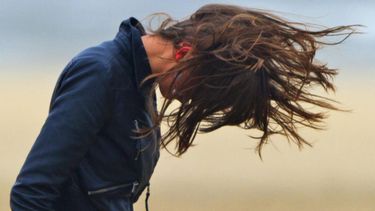 El cuidado del cabello, así como de la piel, es muy importante cuando nos exponemos a los rayos solares.&nbsp;