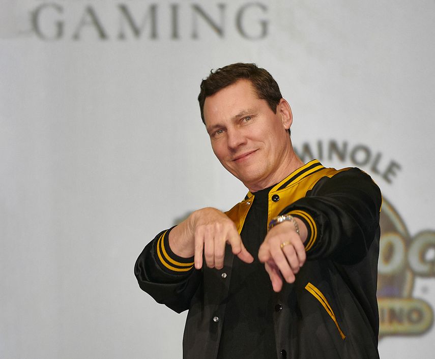 El Dj Tiësto.