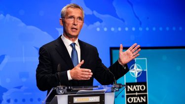 El secretario general de la OTAN, Jens Stoltenberg, ofrece una conferencia de prensa en línea desde la sede de la organización, en Bruselas.&nbsp;