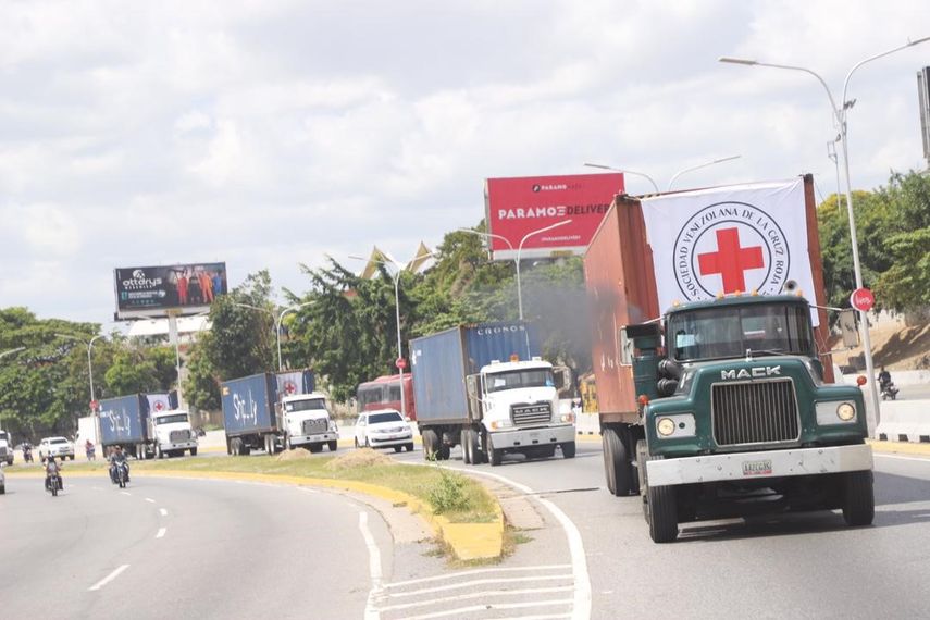 Un grupo de camiones cargados con la ayuda humanitaria llegan a Caracas.&nbsp;