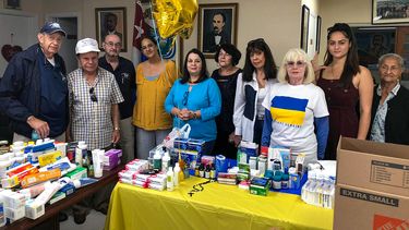 Grupo de apoyo a campaña de ayuda para Ucrania en el sur de la Florida.