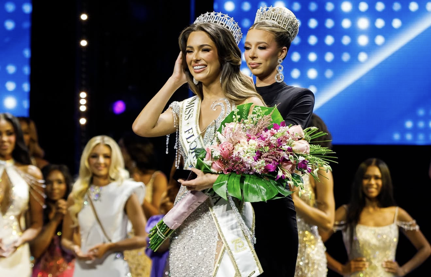 Momento en que la joven de raíces hispanas recibe la corona.