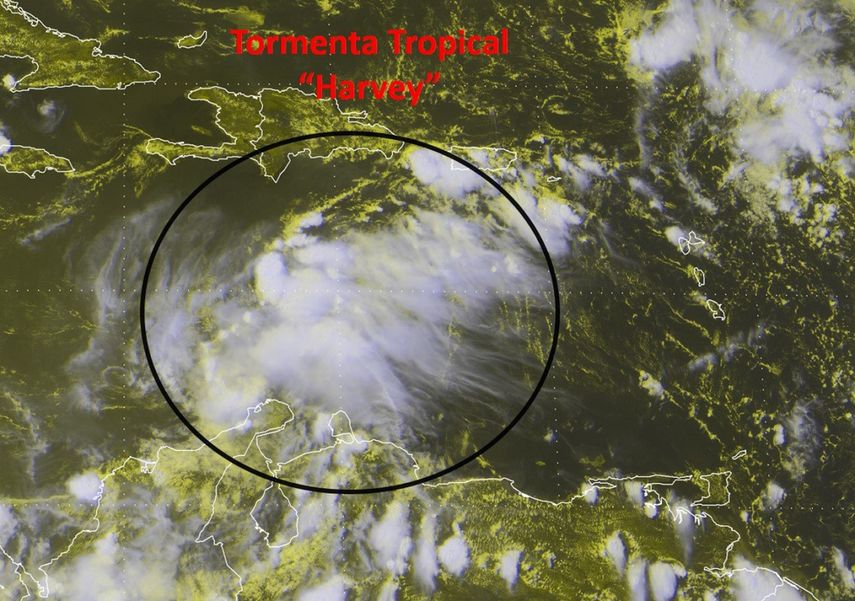 La depresión tropical Harvey se observa poco organizada sobre el oriente del Mar Caribe.