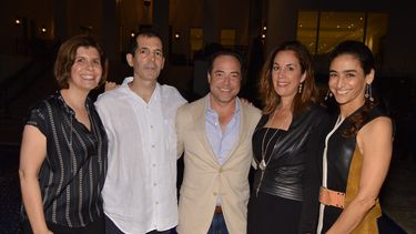 Stephanie y Christopher Demos, Marcello Porcelli, Cynthia Demos y Nicole Porcelli&nbsp;