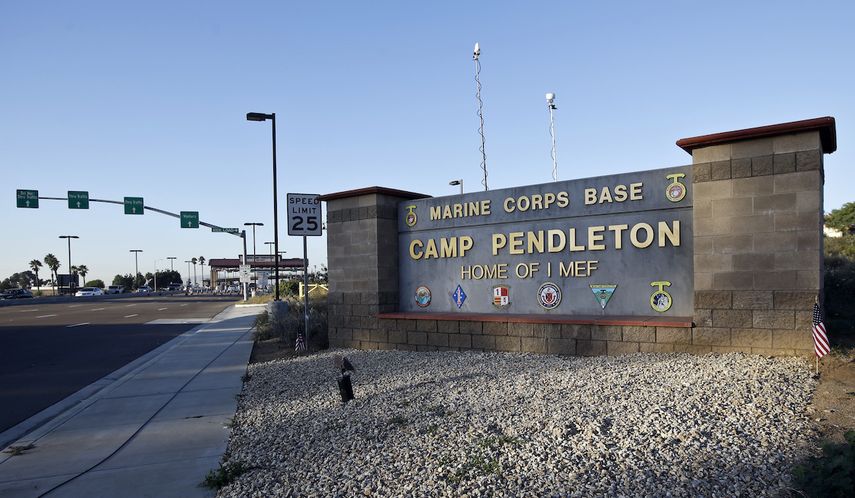 Esta fotografía de archivo del 13 de noviembre de 2013 corresponde a la entrada principal de la Base Camp Pendleton del Cuerpo de Infantería de Marina de Estados Unidos en Camp Pendleton, California.