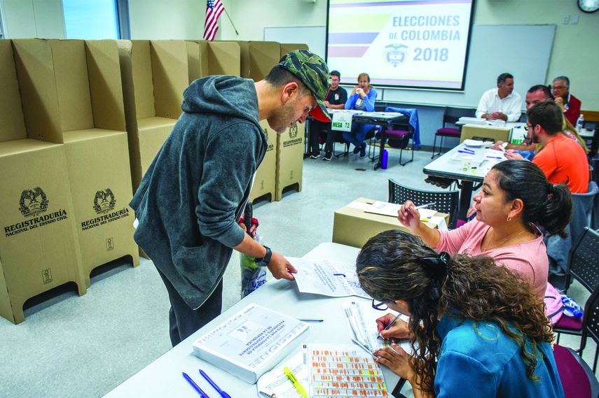 Pirmera vuelta presidencial en Colombia. 