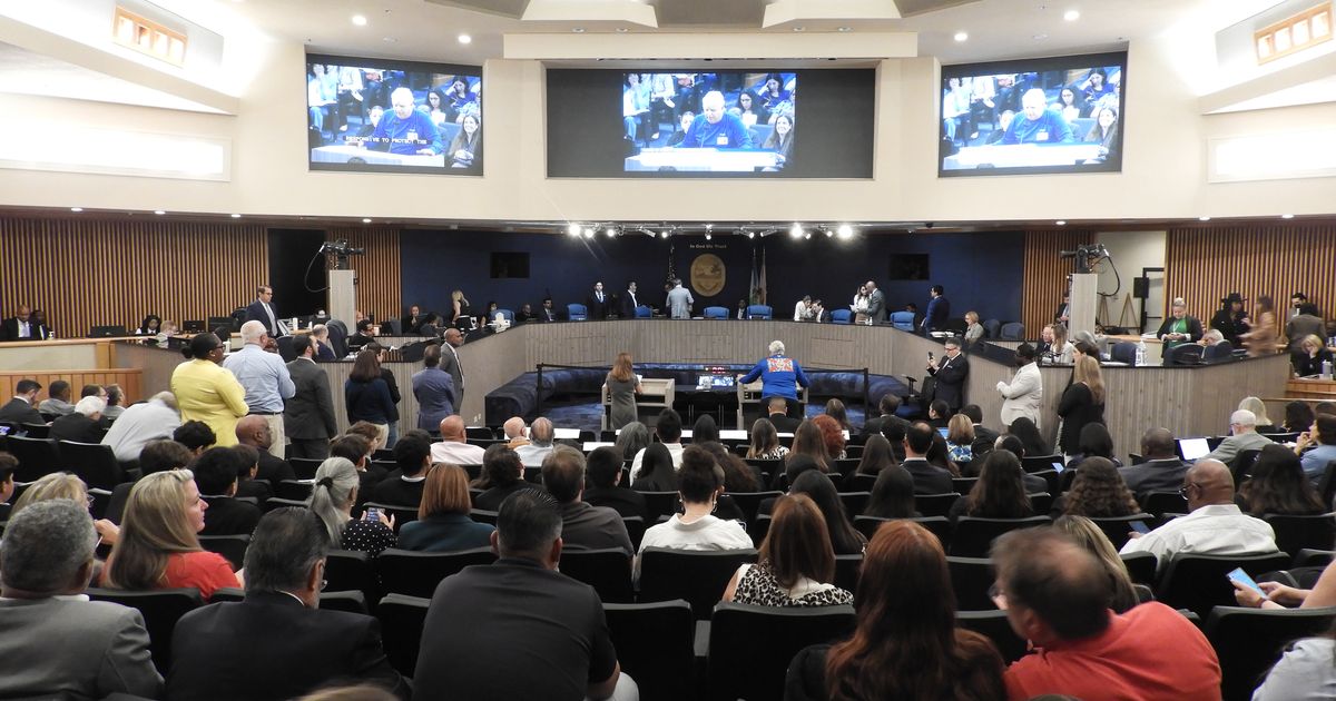 Miami-Dade elimina el flúor del agua potable tras anular veto de Levine-Cava