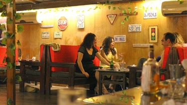 Vista parcial de un bar, en Florida.