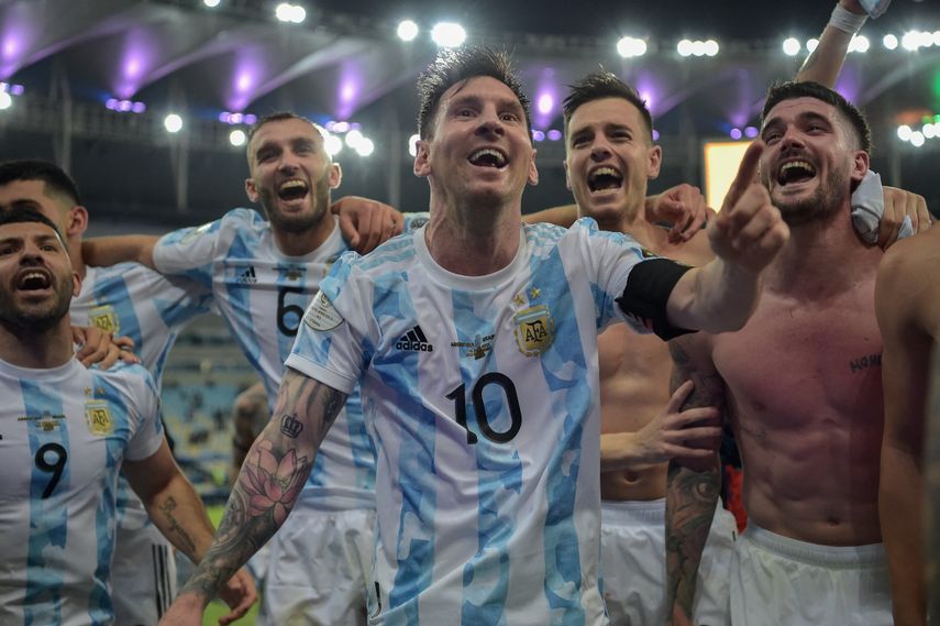 Jugadores de Argentina celebran tras ganar la Copa América