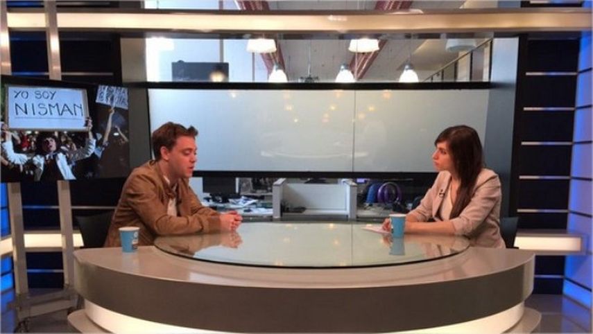 Una historia de espías, mentiras y encubrimientos ha narrado el periodista. Foto vía Youtube.
