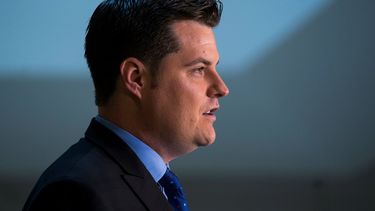 El representante republicano por el estado de la Florida Matt&nbsp;Gaetz habla durante una rueda de prensa en el Capitolio, en Washington en febrero de 2018.